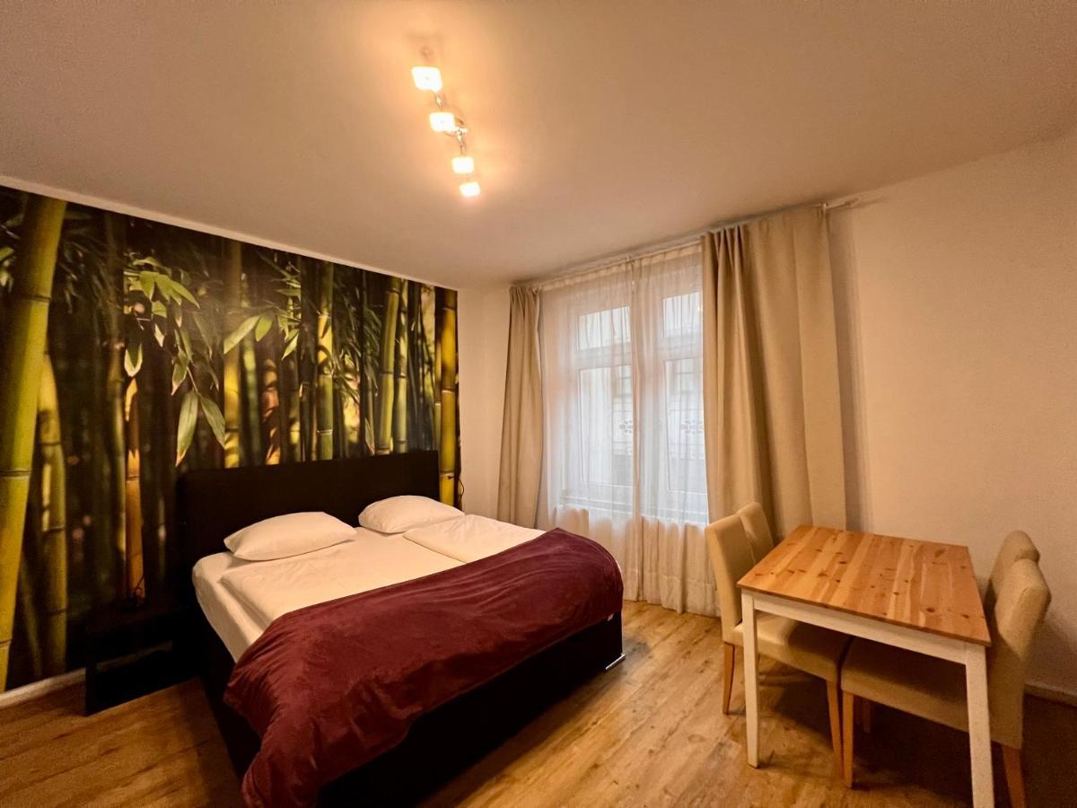 Altstadthotel Hayk Am Rhein Кёльн Экстерьер фото