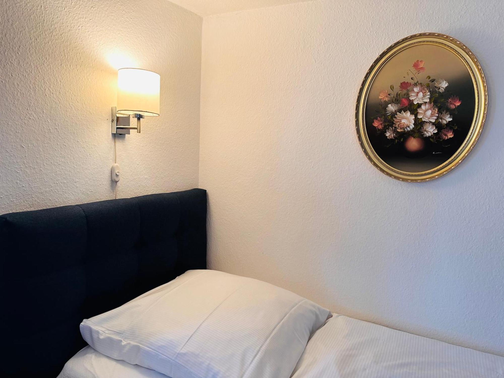 Altstadthotel Hayk Am Rhein Кёльн Экстерьер фото