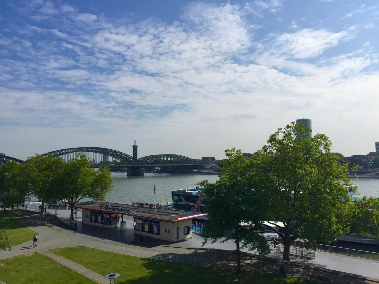 Altstadthotel Hayk Am Rhein Кёльн Экстерьер фото